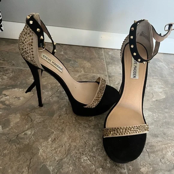 Steve Madden Stilettos with Ankle Strap. - Picture 1 of 2
